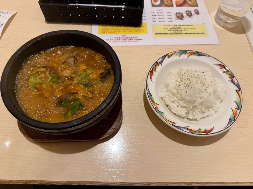 やわらかチキンの定番スープカリー 10．超激辛