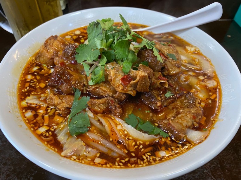 酸辣排骨麺
