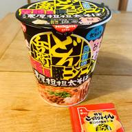 日清のどん兵衛 背脂風豚ニンニク 濃厚担担太そば