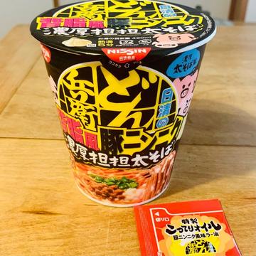 日清のどん兵衛 背脂風豚ニンニク 濃厚担担太そば