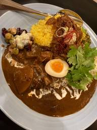 あいもりカレー 黒カレー & 麻辣魯肉飯 