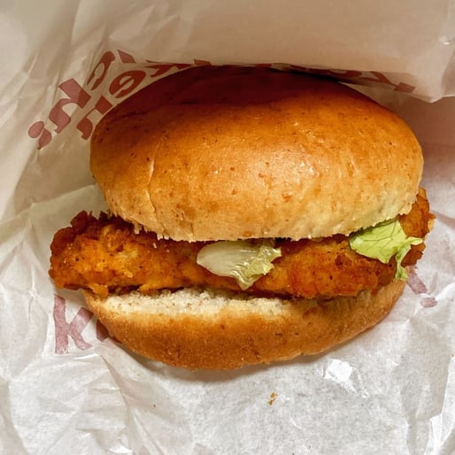 辛口チキンフィレバーガーレッドホットチキン