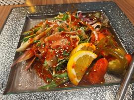 激辛コース：前菜サラダ