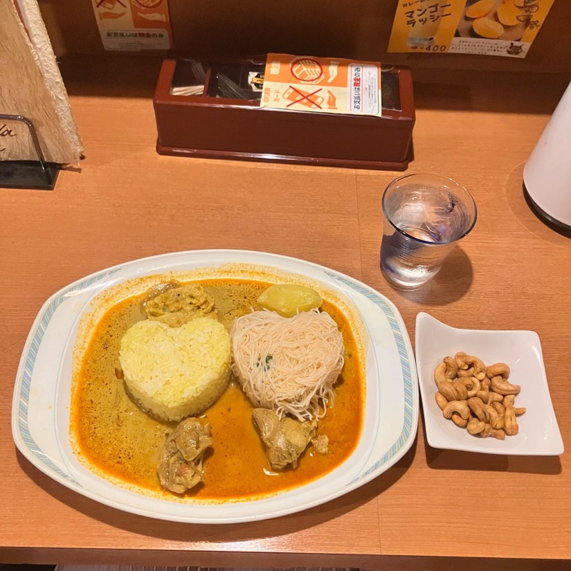 ライス＆ヌードルカレー （カシューナッツ付） 3辛