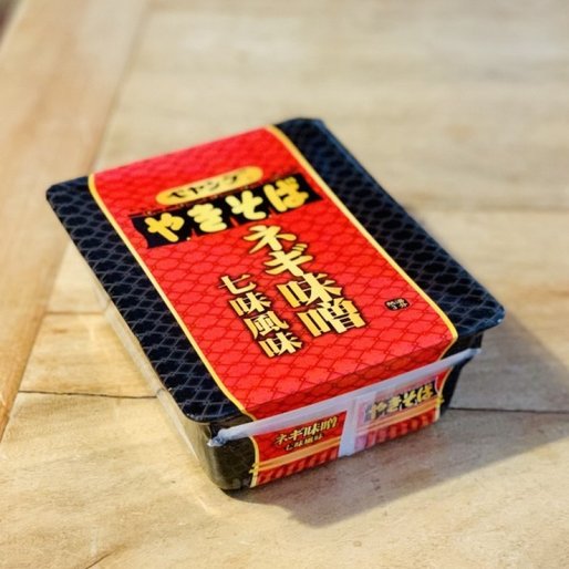 ペヤング　ネギ味噌七味風味やきそば