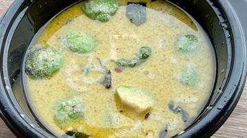 アボカドと海老のグリーンカレー