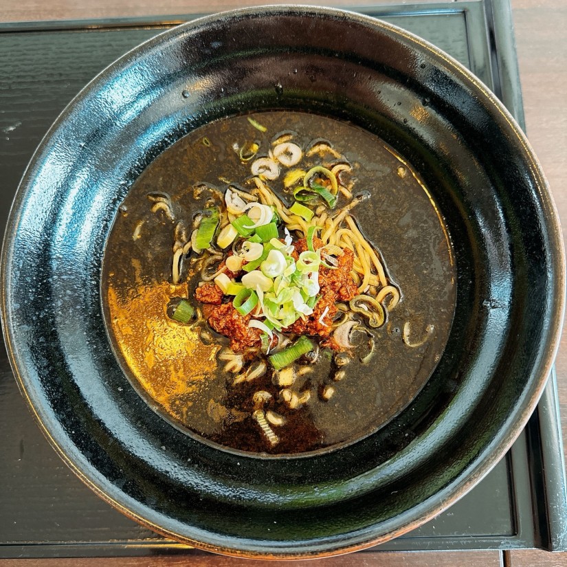 黒胡麻担々麺 地獄辛
