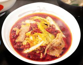水煮牛肉～四川風牛肉唐辛子煮込み～ 痺れる辛さ