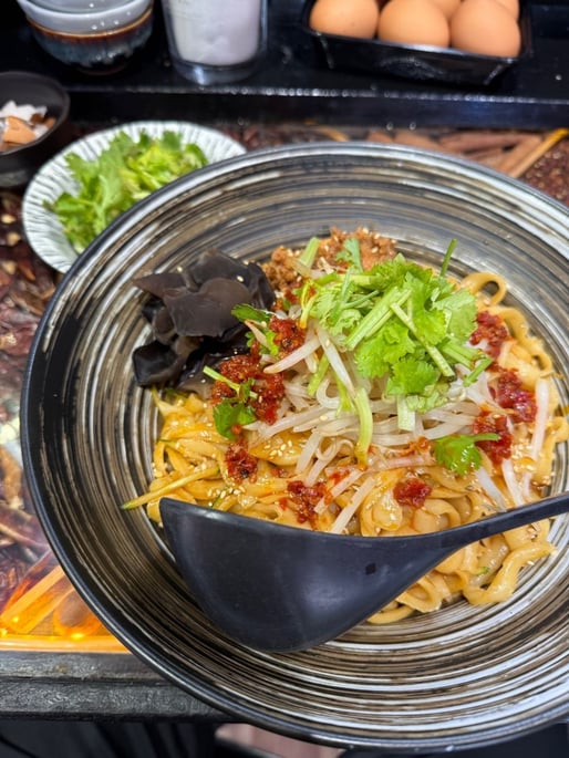 汁なし麻辣刀削麺 激辛