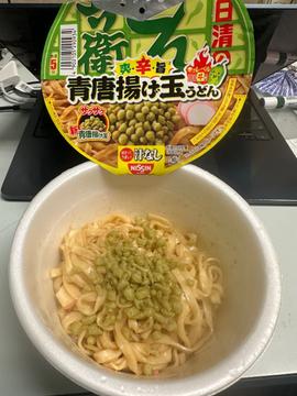 青唐揚げ玉うどん 唐辛子の辛さより香りが良い