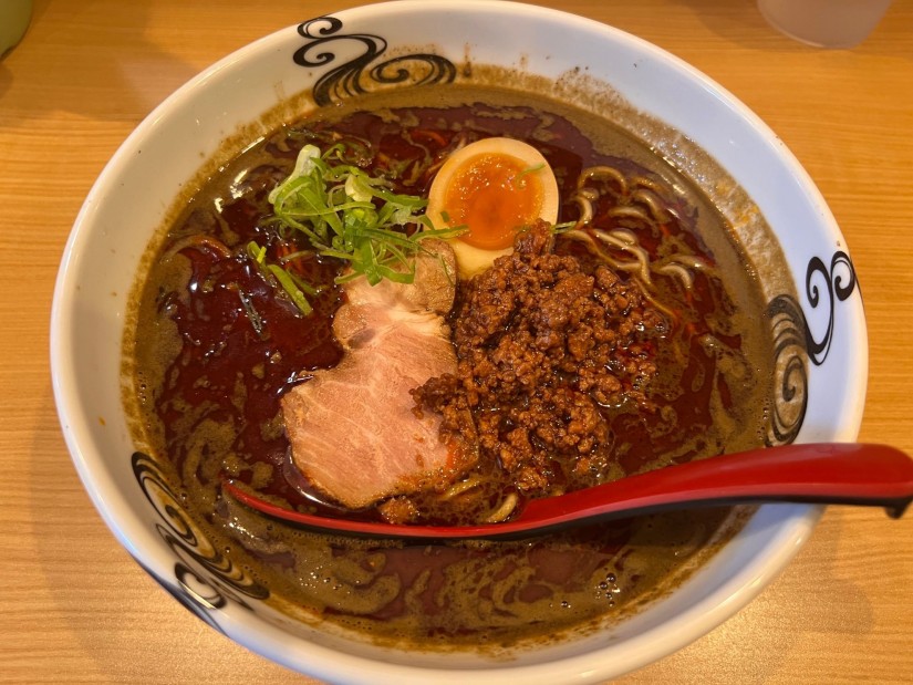 黒胡麻坦々麺 MAX