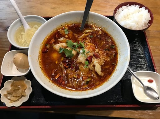 白身魚の激辛煮込み定食