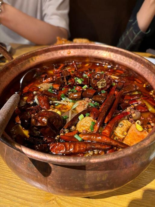 豚血、皮つき豚バラ、豚内臓の煮込み 加辛