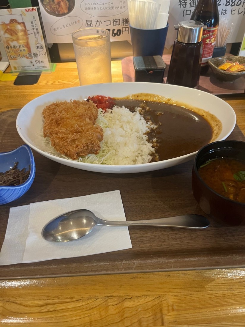 かつと特製カレー
