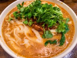 担々刀削麺
