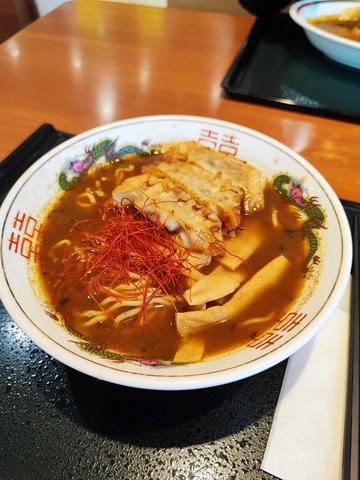 ぎょうざスープカレーラーメン