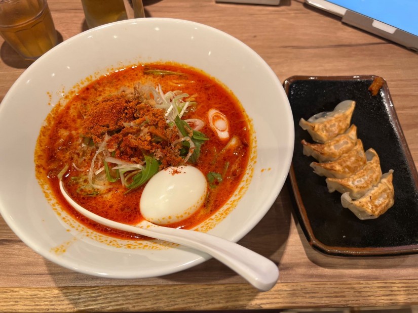 玉子からか麺 特辛 普通  特辛