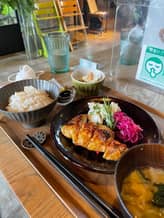 国産鶏もも肉ほんのりシビ辛麻辣みそ焼き