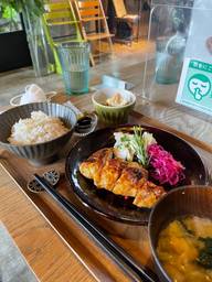 国産鶏もも肉ほんのりシビ辛麻辣みそ焼き