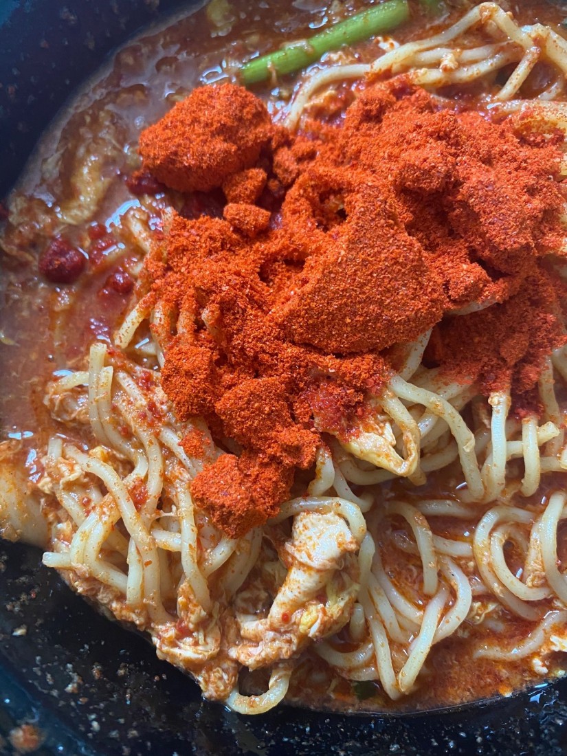 地獄釜辛麺 沸騰する辛さ