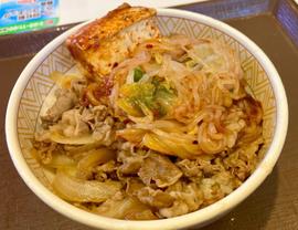 辛旨すきやき牛丼