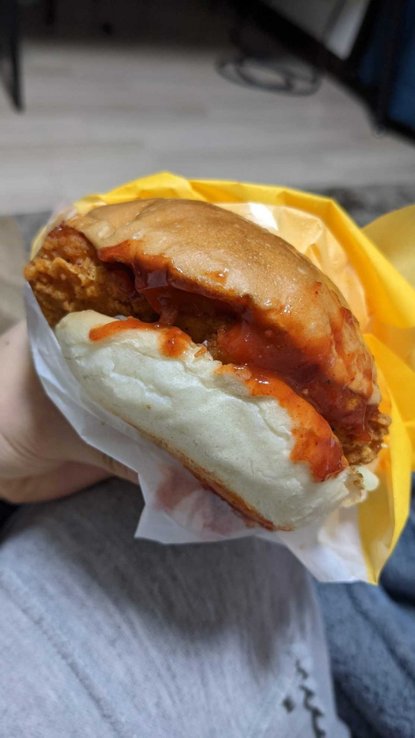 クレイジーホットチキンフィレバーガー