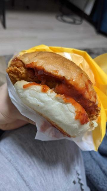 クレイジーホットチキンフィレバーガー