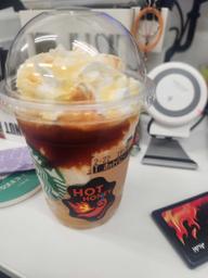 ホットハニーオリエンタルマンゴー＆フラペチーノ