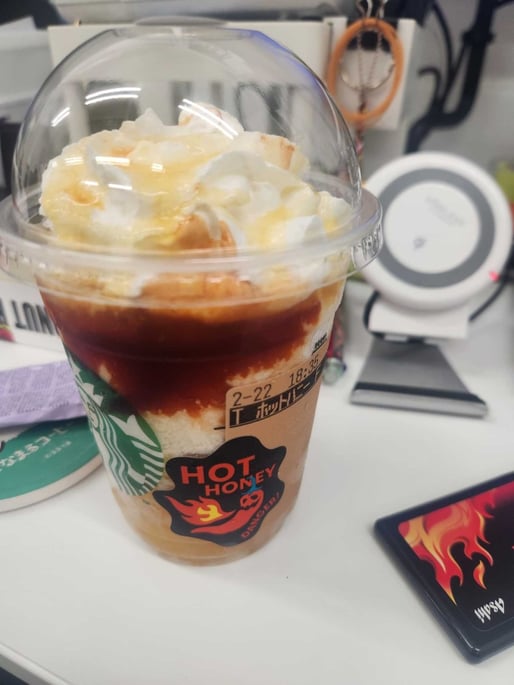 ホットハニーオリエンタルマンゴー＆フラペチーノ