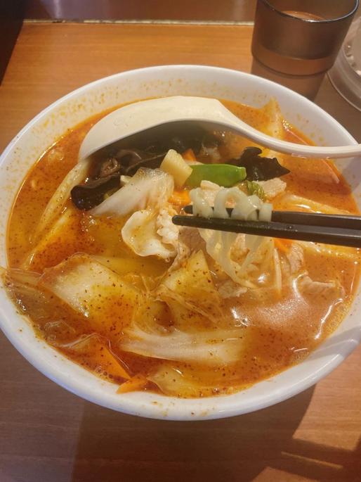 麻辣酸辣湯麺