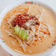 辛さ激増し 野菜たっぷり担々麺