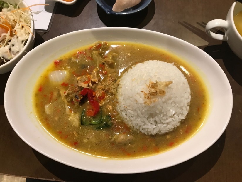 すごく辛い　チキンカレーセット 少し辛い・辛い・すごく辛い・泣くほど辛い