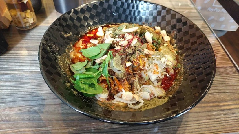 汁なし白胡麻担々麺 辛さ20倍 痺れ10倍  辛さ20倍、痺れ10倍