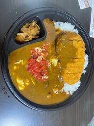 ロースカツカレー500g チーズ、トマトガーリックトッピング ５辛