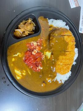 ロースカツカレー500g チーズ、トマトガーリックトッピング 5辛