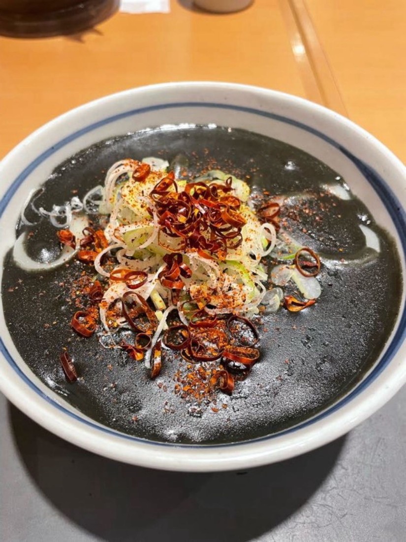 黒辛カレーうどん