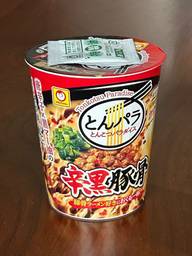 とんこつパラダイス 辛黒豚骨