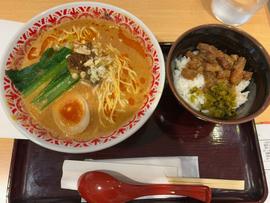 汁有りとまと担々麺