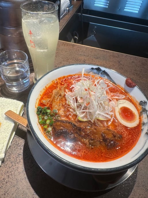 柚子辛紅ラーメン 6丁目 「炎立つ天狗の鼻突き岩」