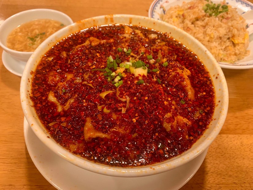 ラータン刀削麺入り