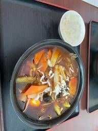 旨辛四川麻辣牛肉麺