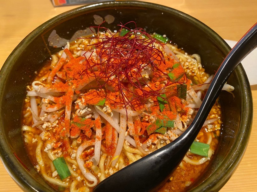 オロチョンラーメン激辛 普通、激辛、ファイヤー