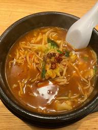 炎の餃子鍋 火が出る激辛