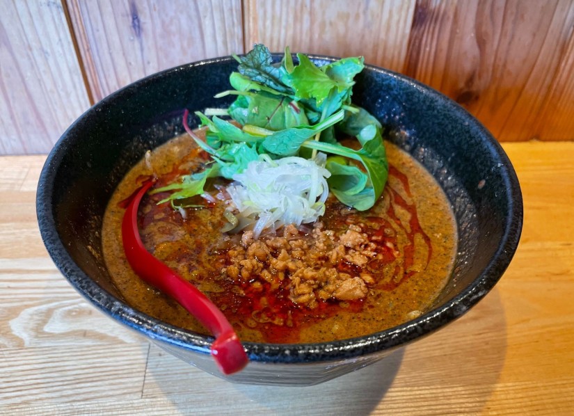 黒胡麻担々麺 5辛