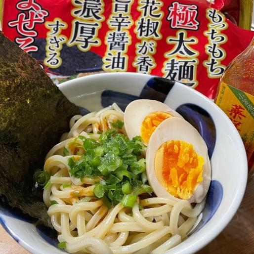 もっちもち極太麺と花椒が香る旨辛醤油だれが濃厚すぎるまぜそば