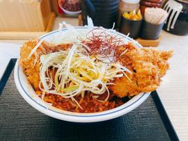 辛出汁チキンカツ丼