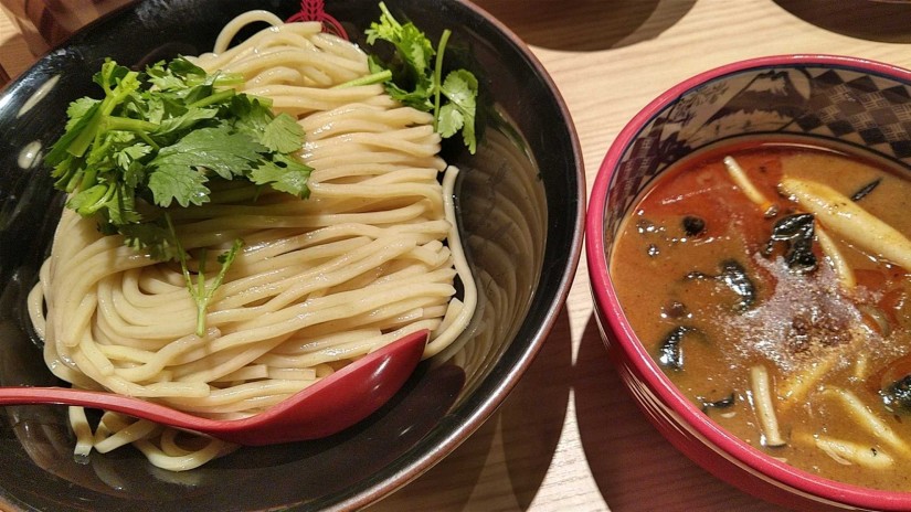 濃厚麻辣つけ麺薬膳風
