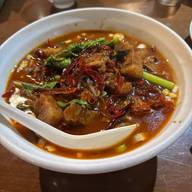 牛肉刀削麺