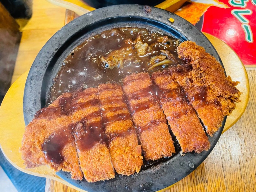 濃厚牛すじ煮込みかつカレー 激辛