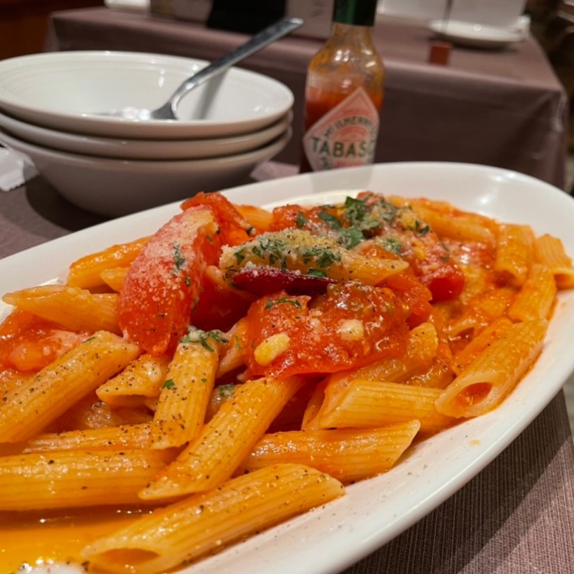  自家製サルシッチャとトマトのペンネアラビアータ